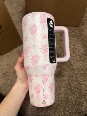 NWT HydroJug Bouquet 40oz Traveler